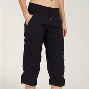 Lululemon cropped dance studio size 6
